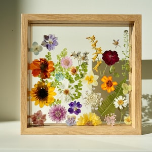 Birth Flower Framed, Family Birth Flower Bouquet, Family Portrait, Birth Flower Gift, Pressed Flower Frame, Suncatcher